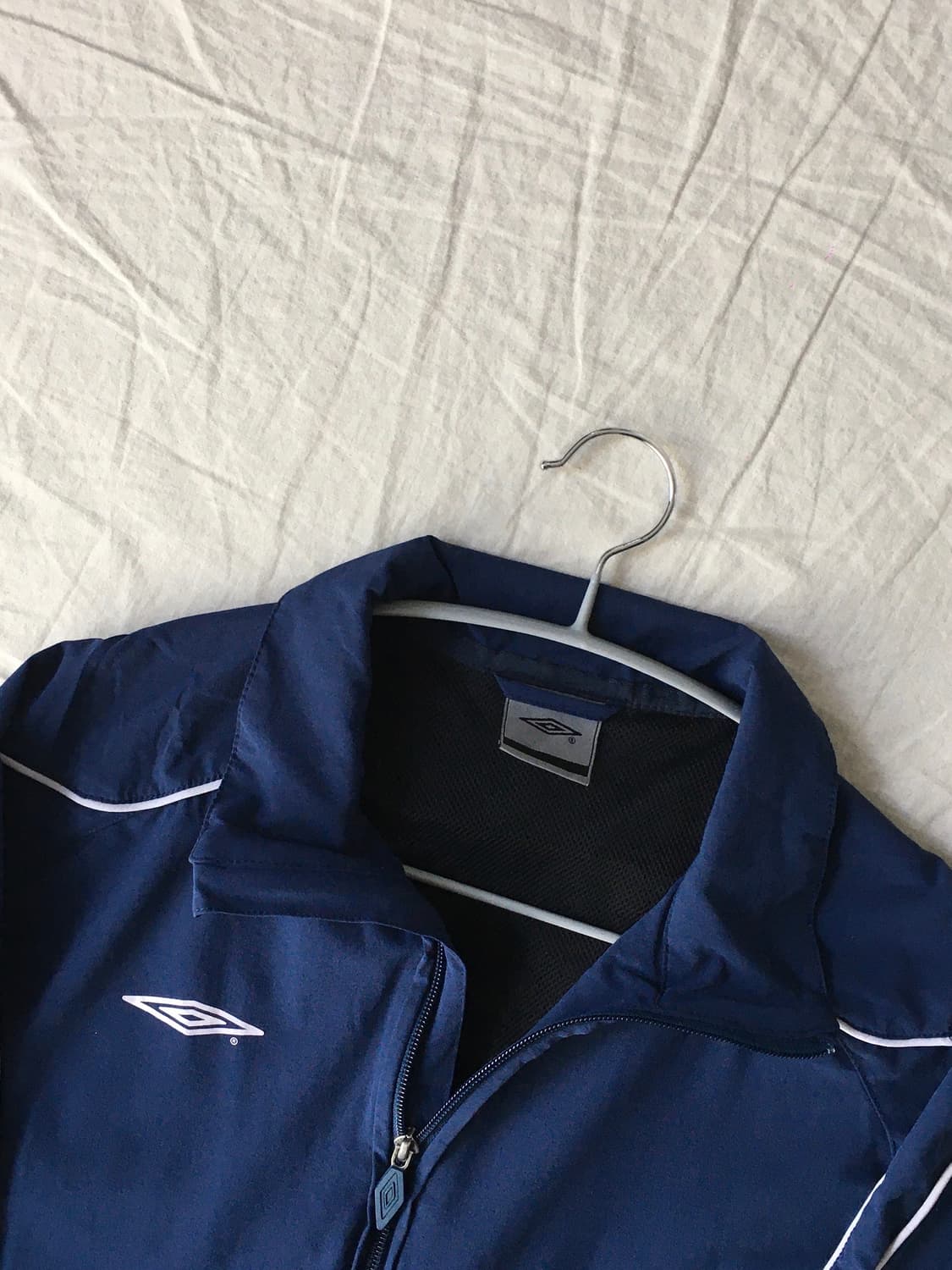 엄브로 자수로고 바람막이 상품이미지4