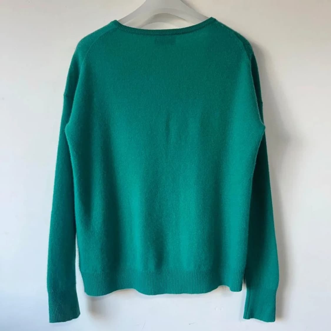 화이트워렌 캐시미어100 브이넥 니트 상품이미지4