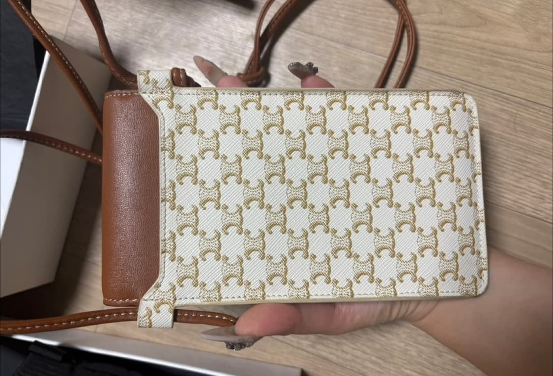 셀린느 트리오페 폰 파우치 화이트/탠 상품이미지3