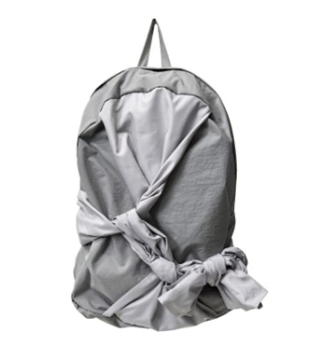 이우가마카라스 그레이 백팩 상품이미지1