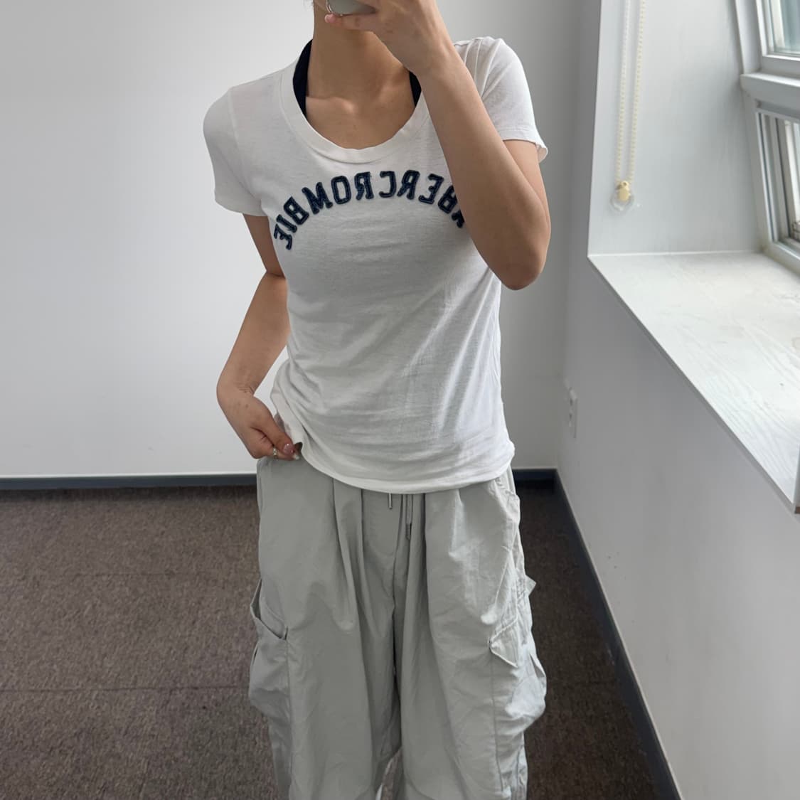 Abercrombie 아베크롬비 아치 로고 화이트 반팔 상품이미지1