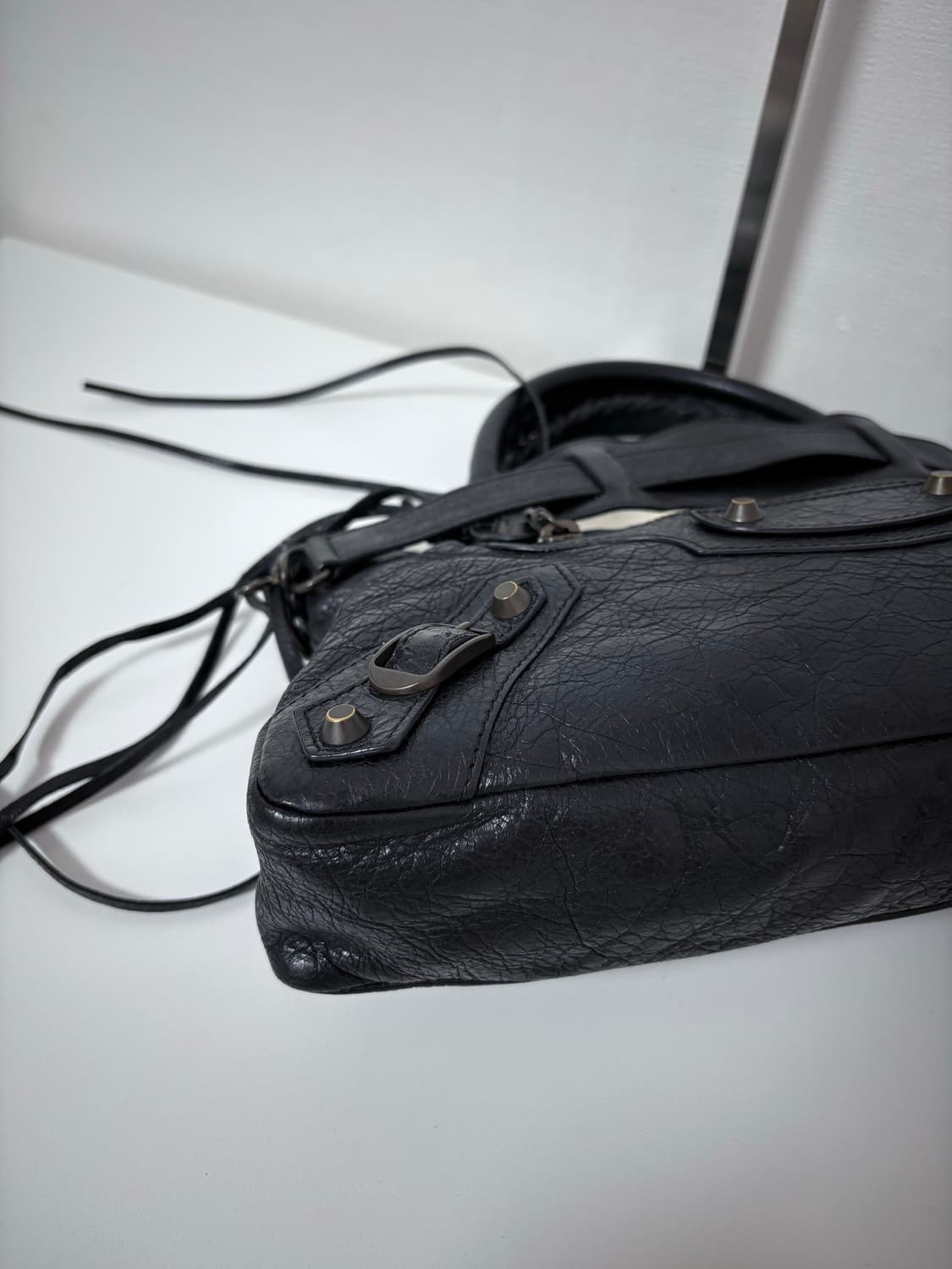 발렌시아가 퍼스트 모터백 블랙 상품이미지5