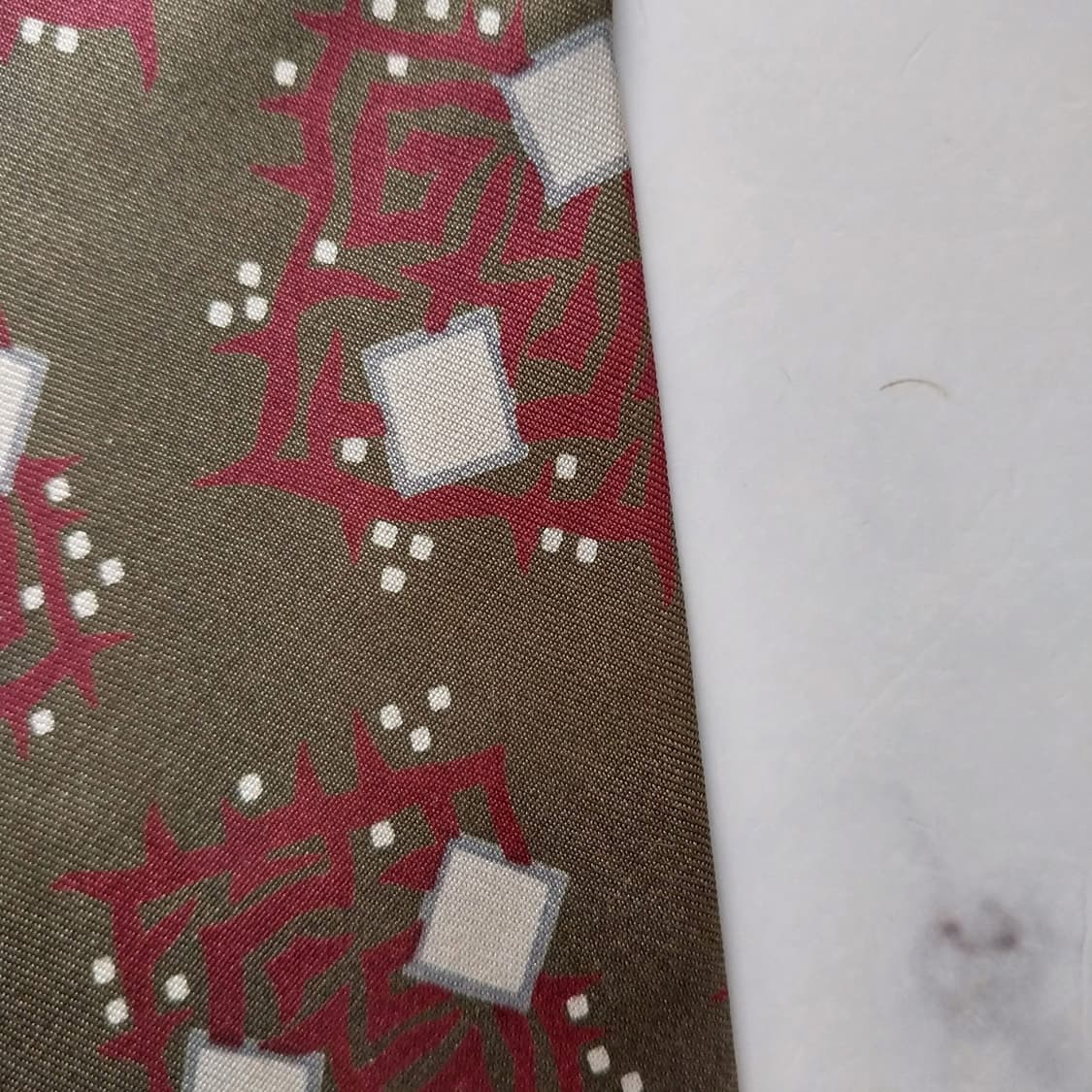 조르지오 아르마니 실크 카키 기하 패턴 넥타이 9cm A등급 K1833
 상품이미지9