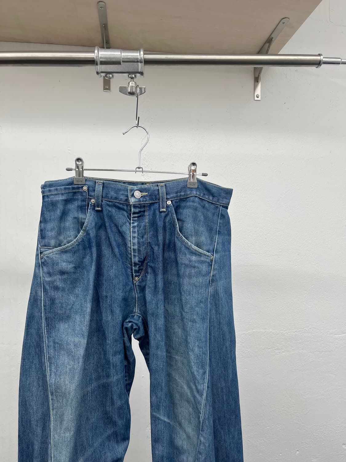 [32] LEVIS ENGINERRED 1ST  CURVED JEANS 상품이미지2