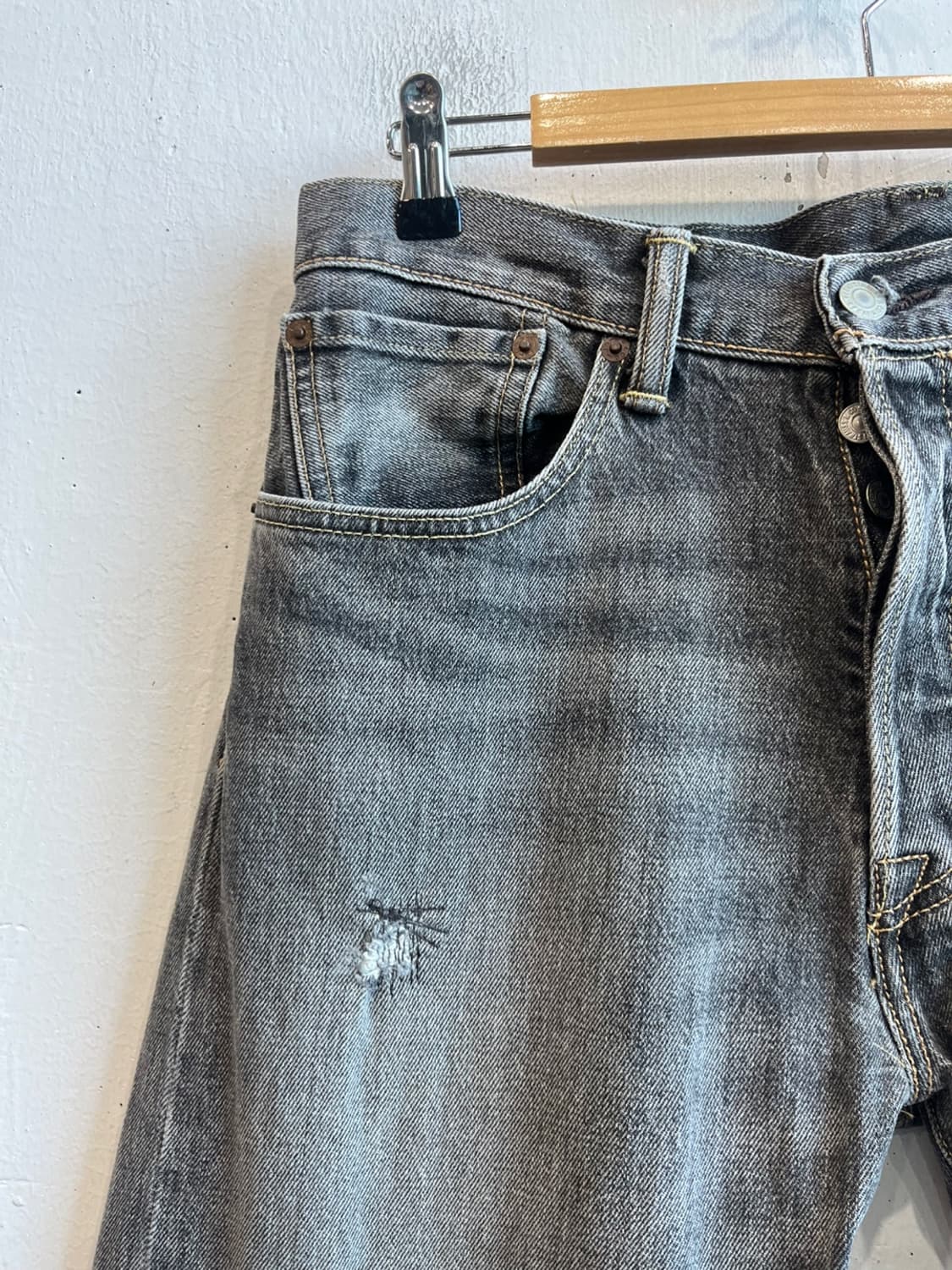 리바이스501CT 디스 워싱 블랙 데님팬츠 MADE IN MEXICO 상품이미지3