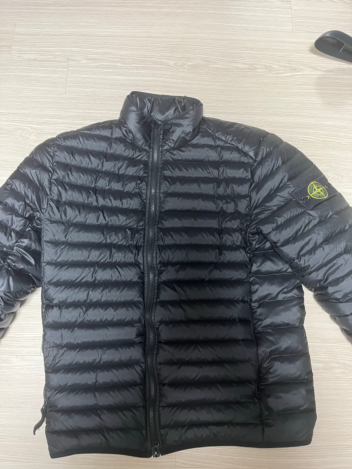 스톤아일랜드 룸우븐 경량패딩 논후드 23SS 상품이미지2