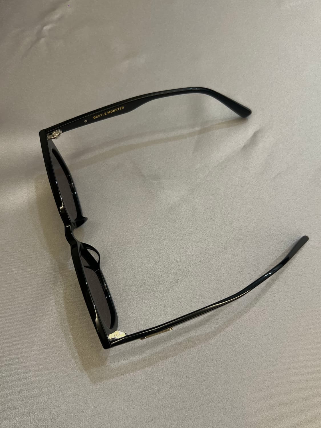 젠틀몬스터 LOTI BLACK 상품이미지3