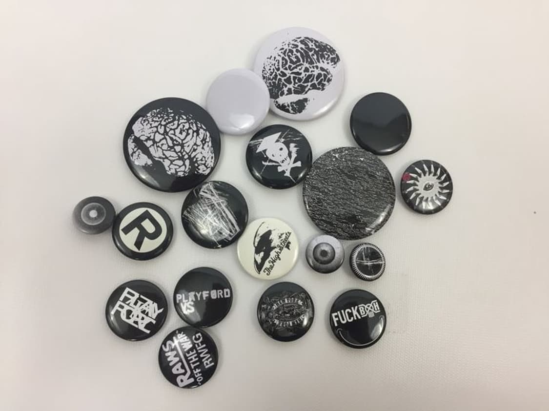 구매)언더커버, ERD, 발망 등 빈티지 배지/핀 구합니다 상품이미지1
