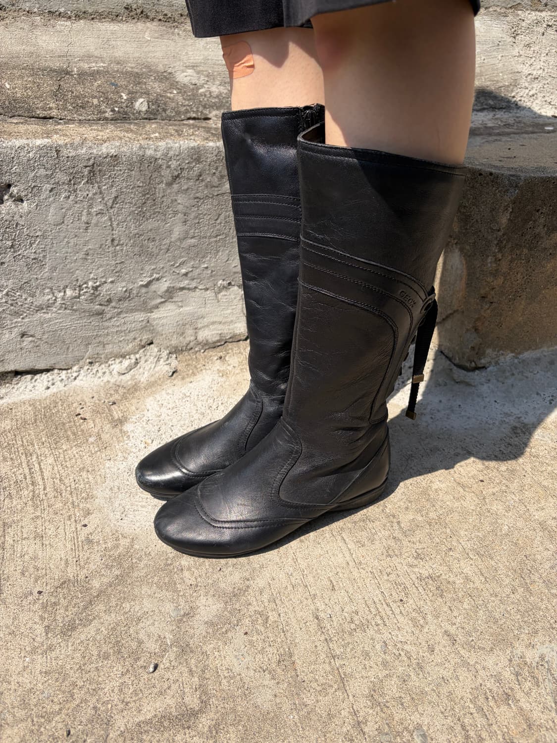 Geox 레더 사이드 지퍼 부츠 상품이미지1