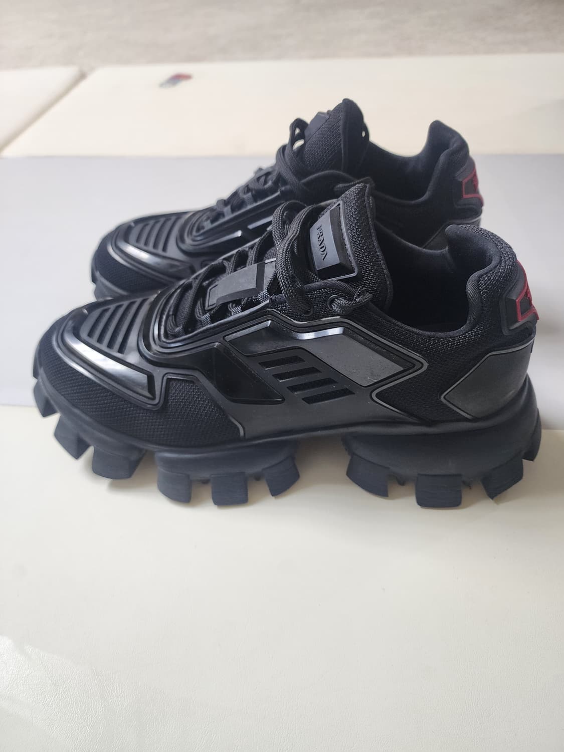 프라다 클라우드버스터 썬더 블랙 색상 6.5 상품이미지2