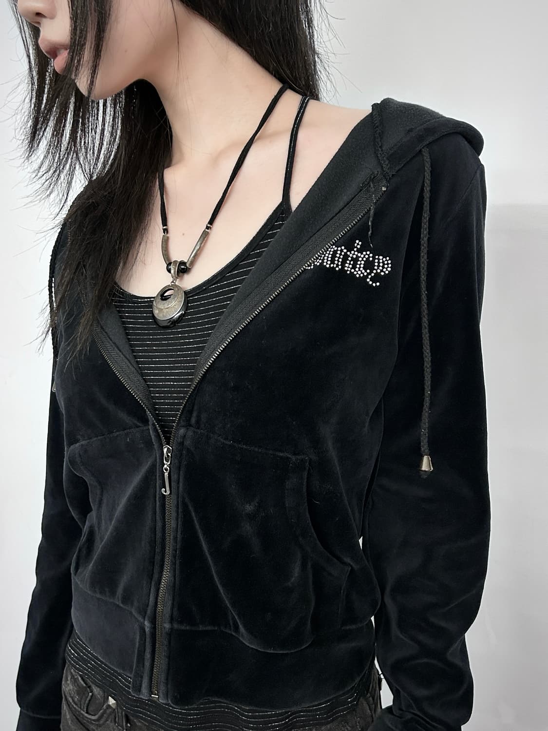 Juicy Couture Velvet Rhinestone Hoodie 상품이미지2