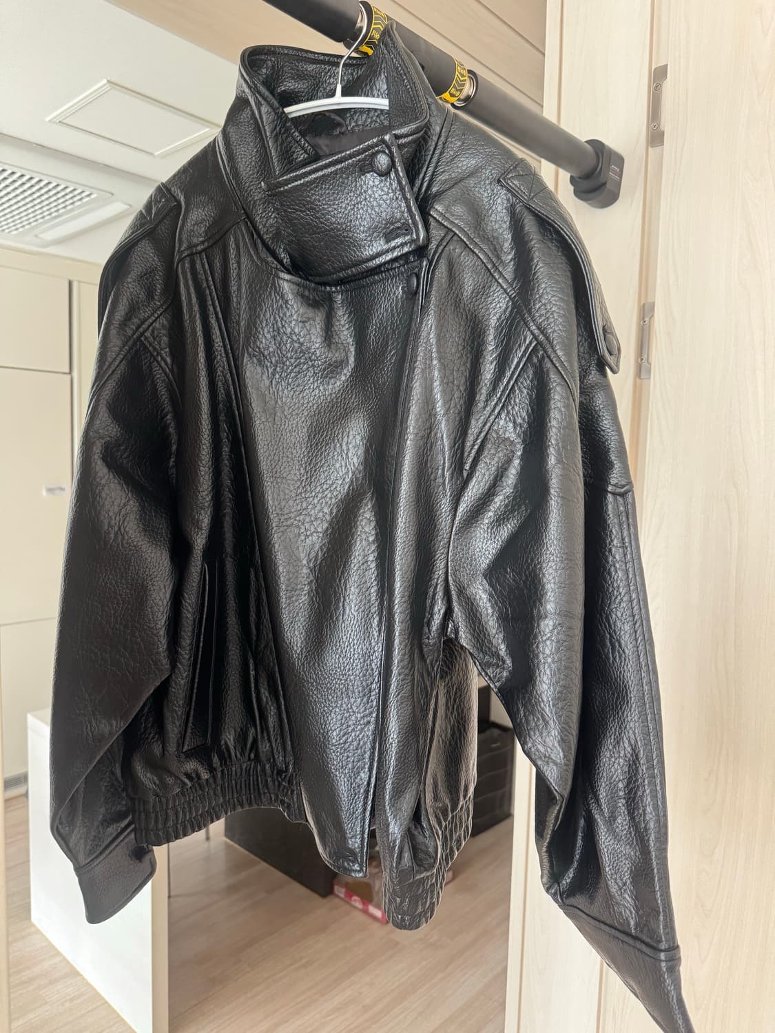 자라 생로랑 맛 가죽자켓 상품이미지1