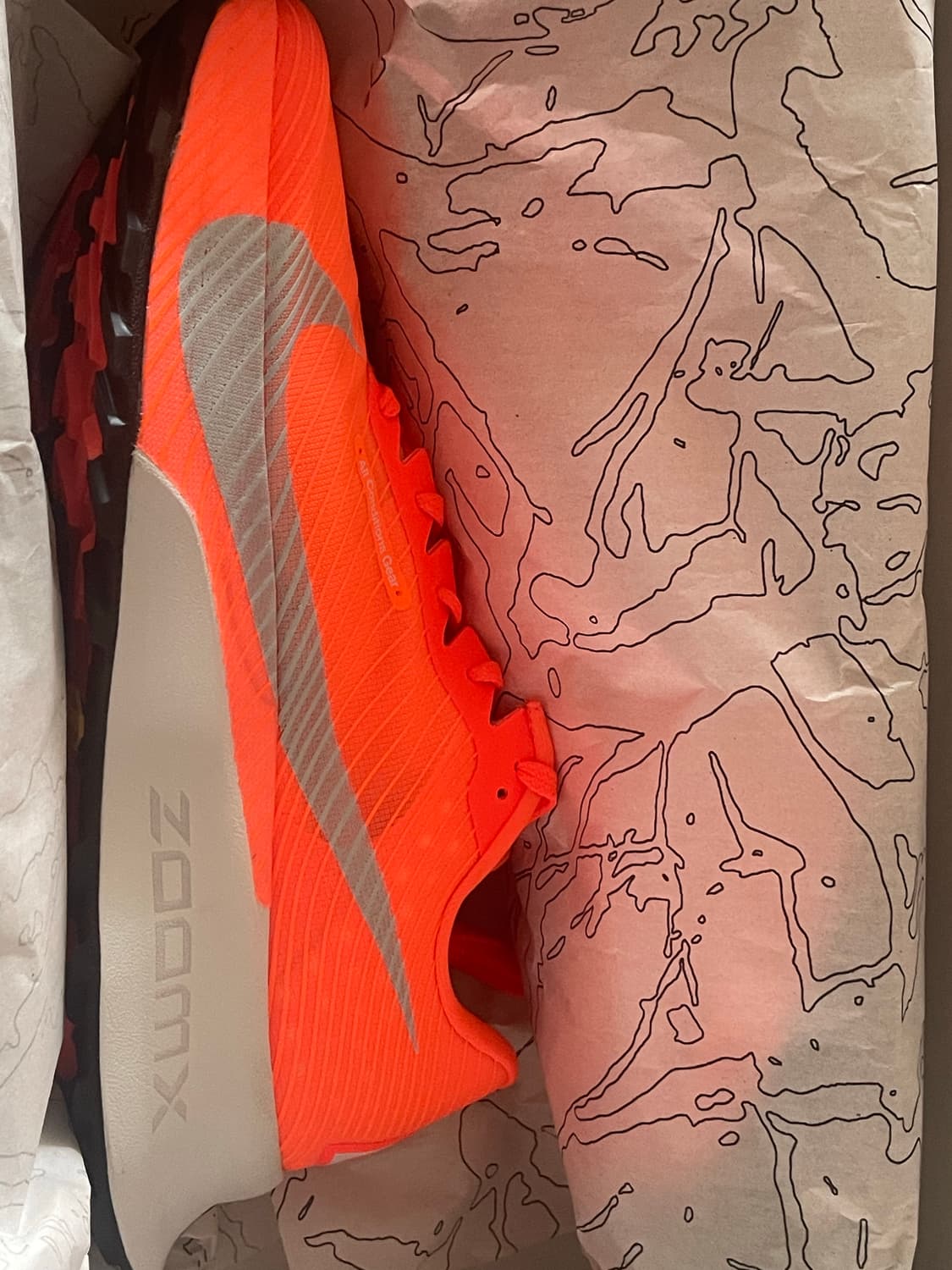 나이키 ACG 울트라플라이 트레일 오렌지색 285mm  새 제품 상품이미지4