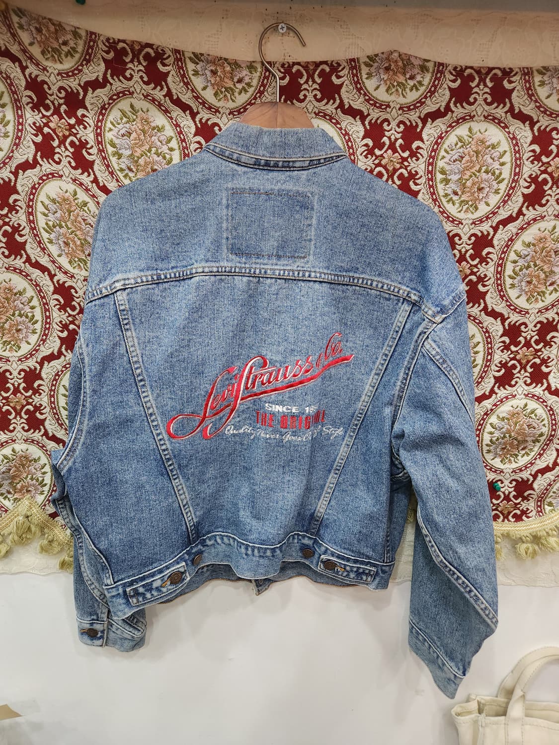 리바이스 90s 자수로고 트럭커 데님자켓 73598 usa

 상품이미지2