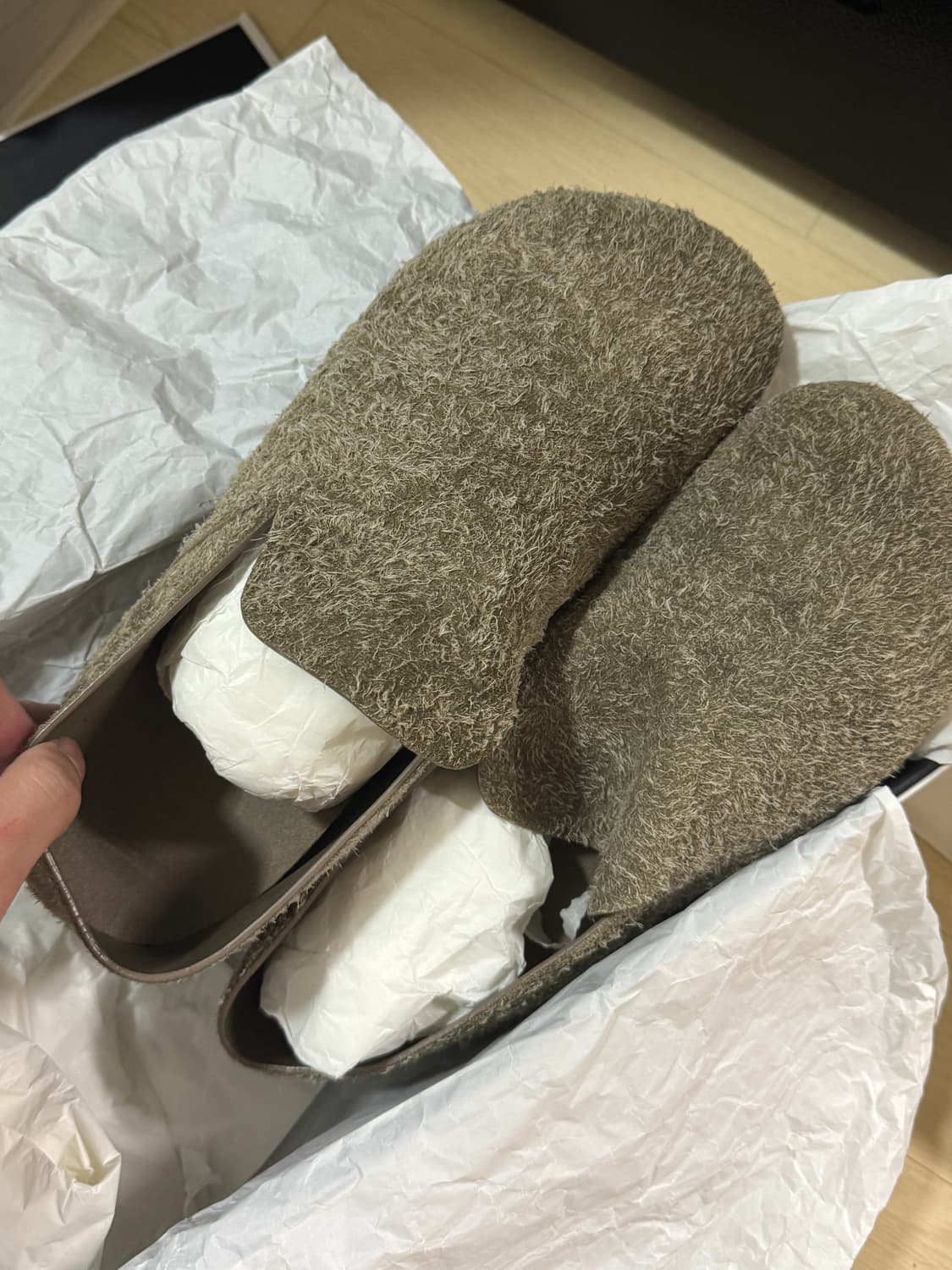 로에베 모카신 카키그린 상품이미지1