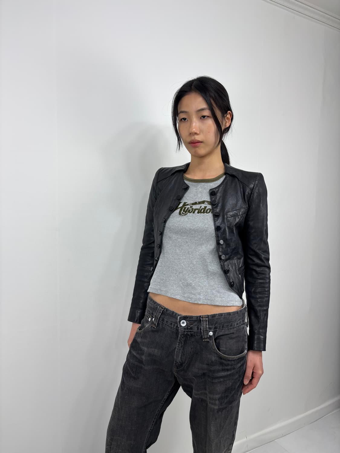 LAMBSKIN BUTTON DETAIL CROP JACKET 상품이미지8