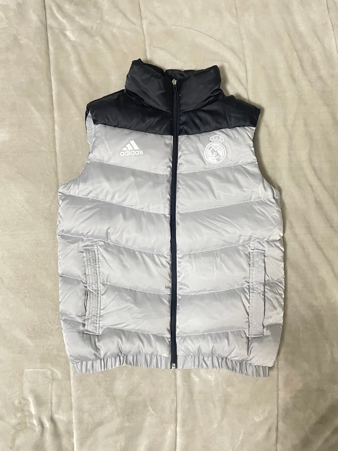 레알마드리드 후드 패딩조끼 상품이미지2