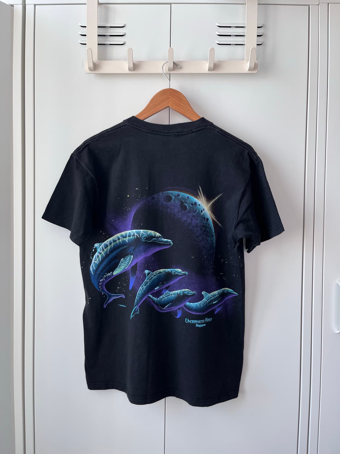 Underwater world 돌고래 우주 행성 반팔 티셔츠 상품이미지9