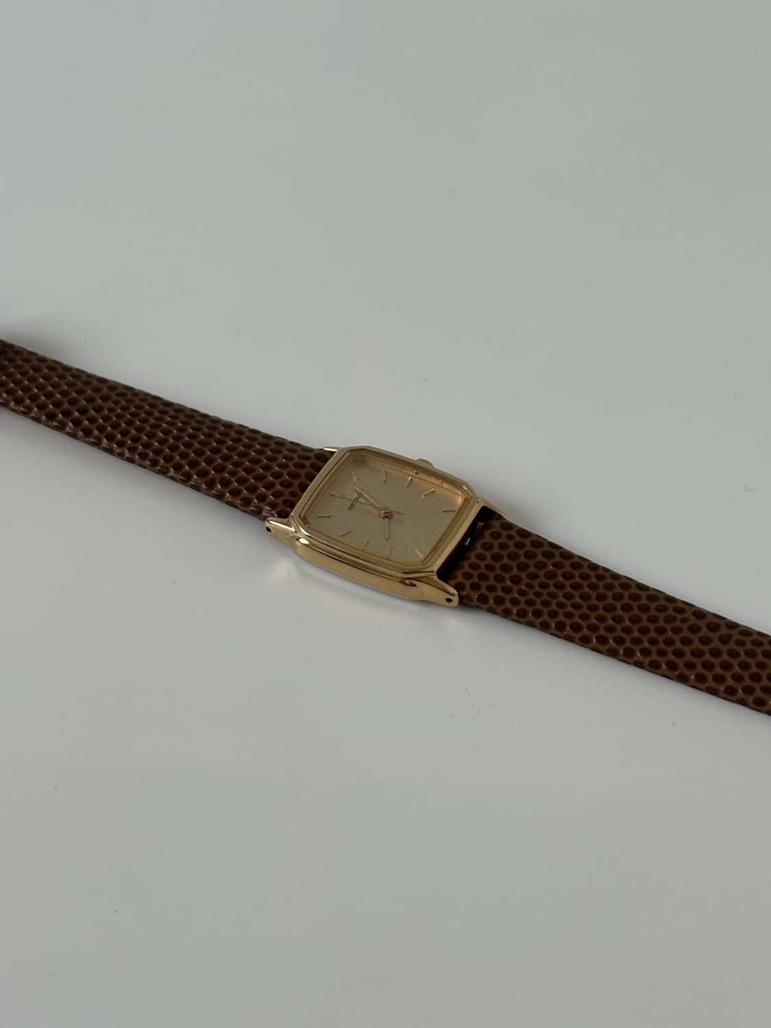 1980s Goldflake Dial Tank Ladies Quartz 상품이미지6
