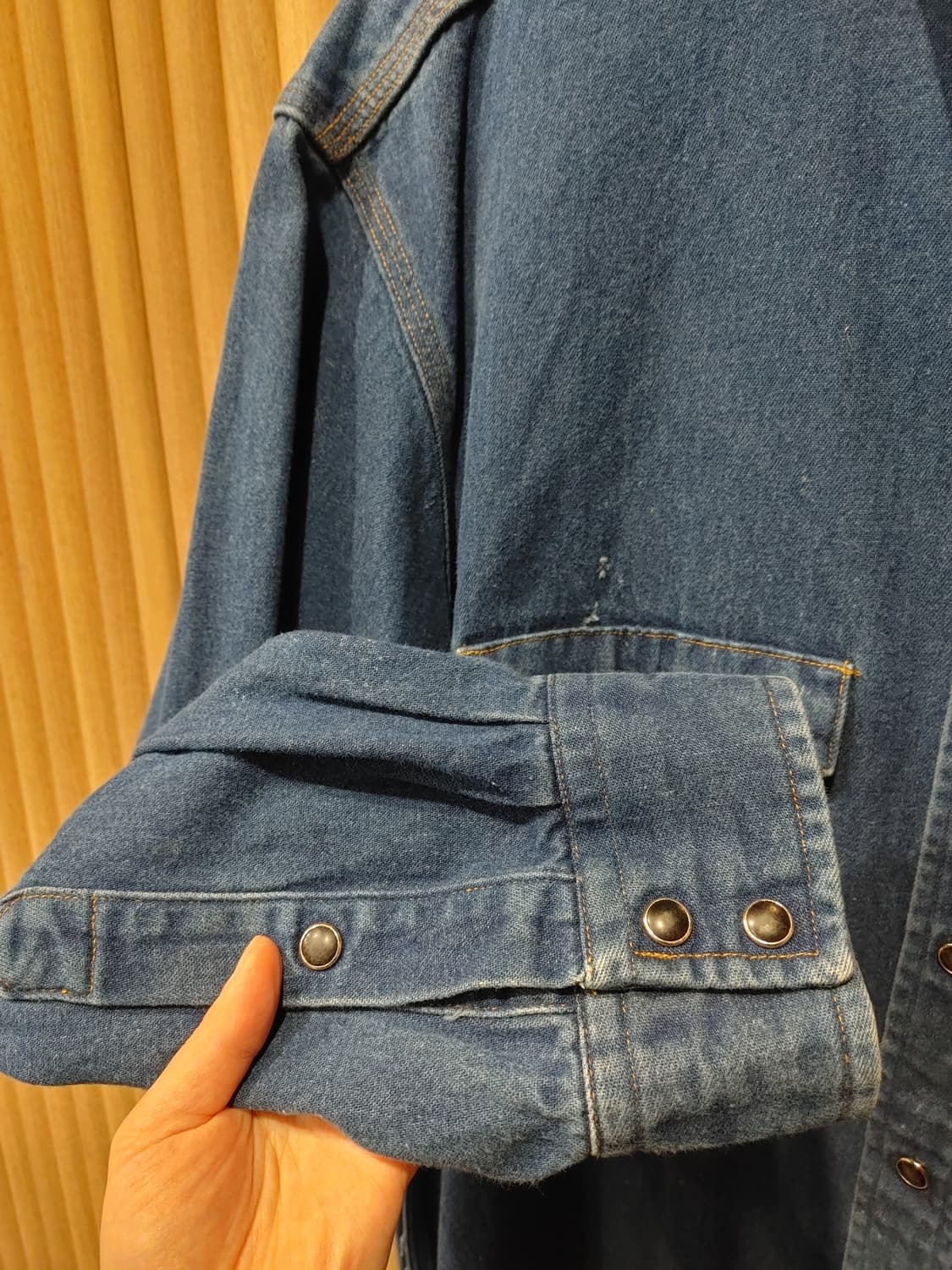 무배) 칼하트 잼스톤 버튼 데님 셔츠 - XL 상품이미지3