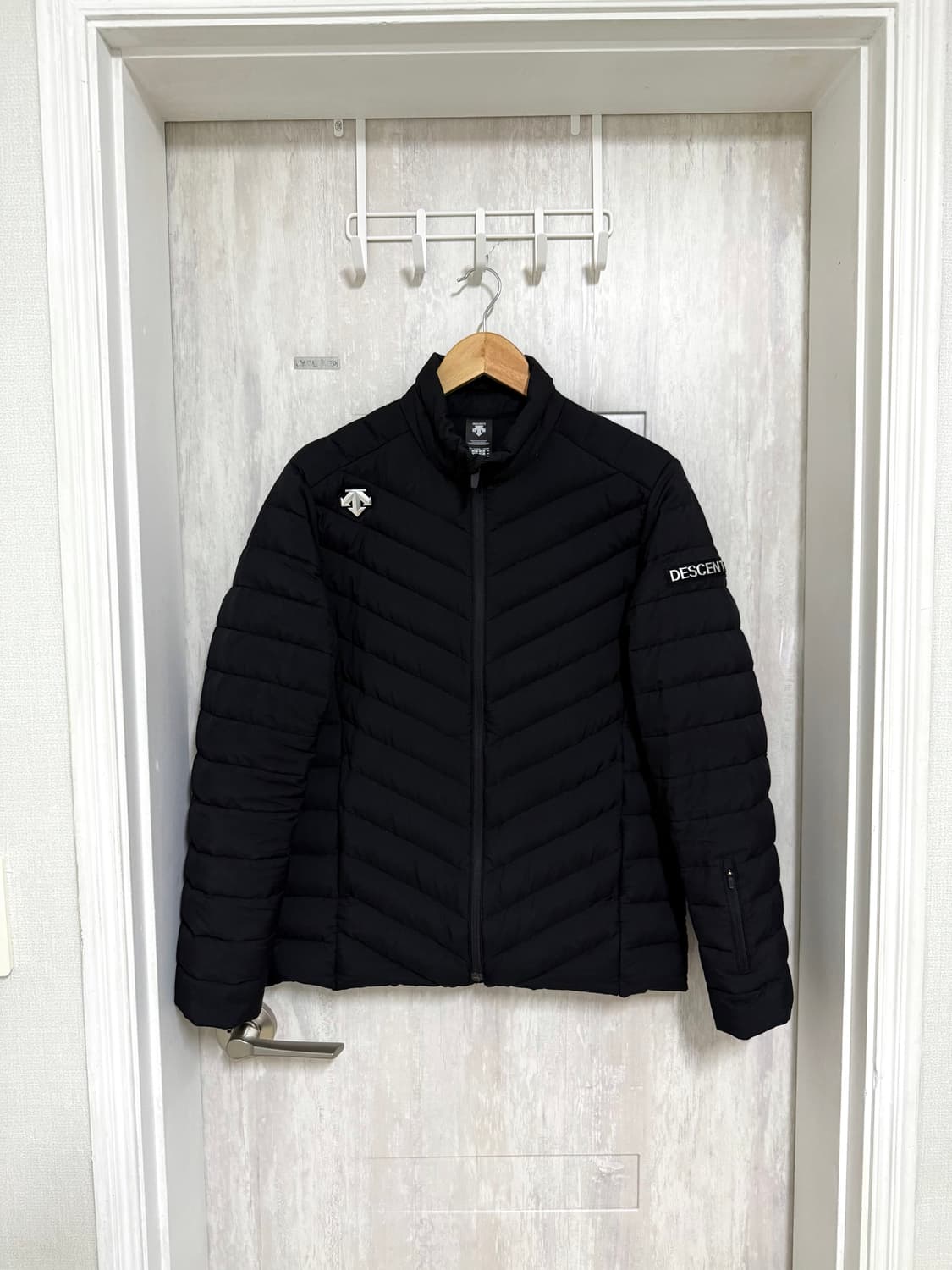 남성 95 / 데상트 덕다운 경량패딩 블랙 상품이미지1
