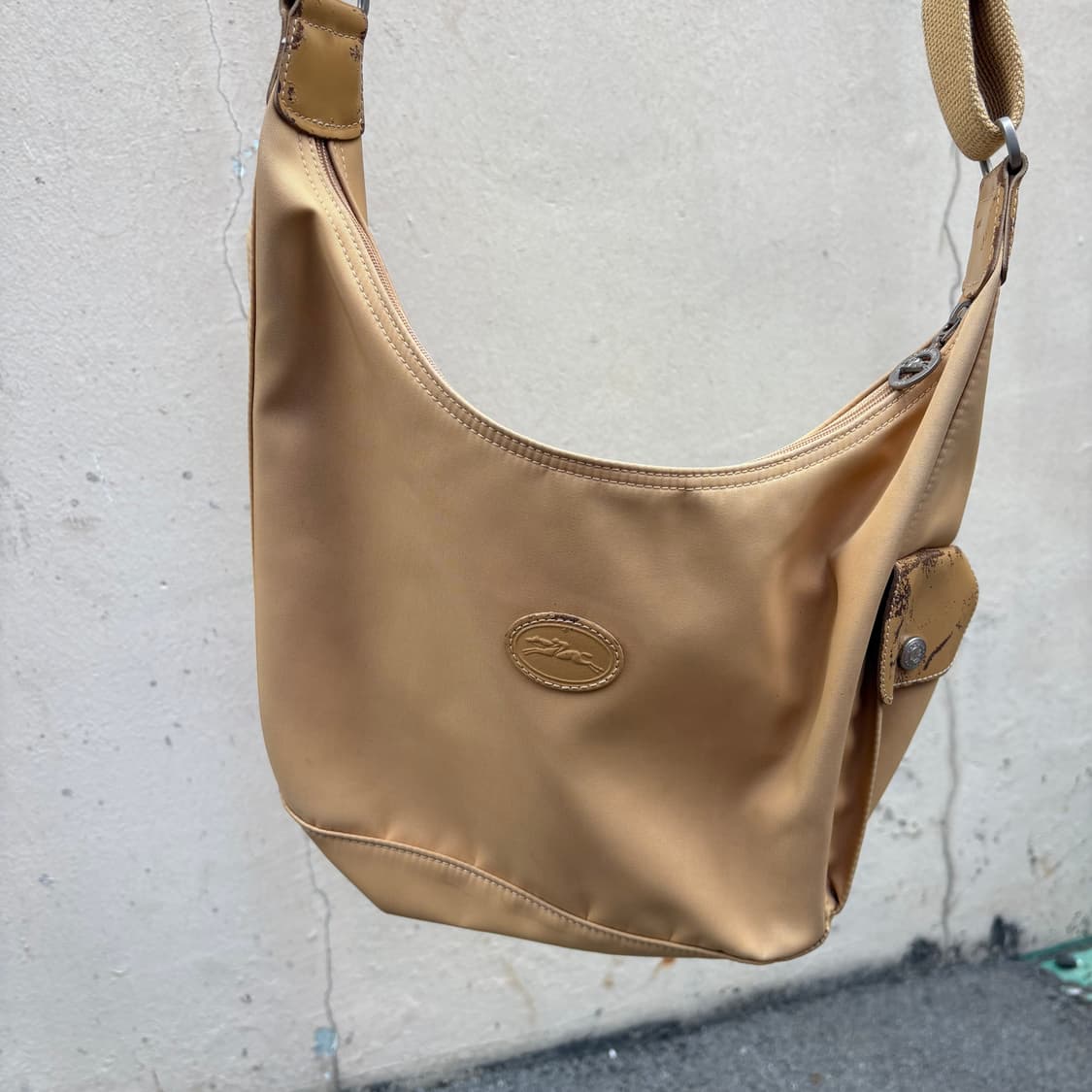 롱샴 베이지 호보 백 상품이미지4
