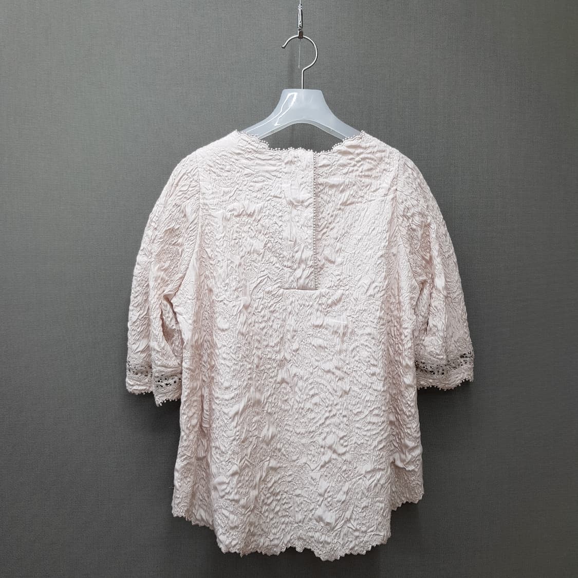 한섬 타임 엠보 레이스 반팔 블라우스 F사이즈 상품이미지5
