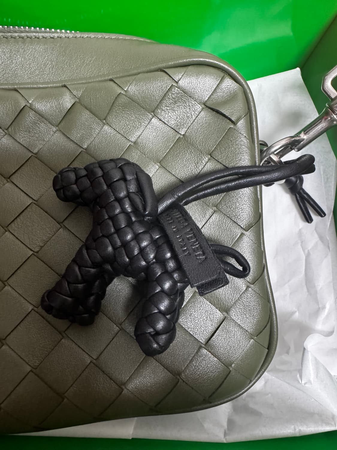 보테가베네타 크로스백 민트급 진짜 두번찬 새상품 상품이미지2