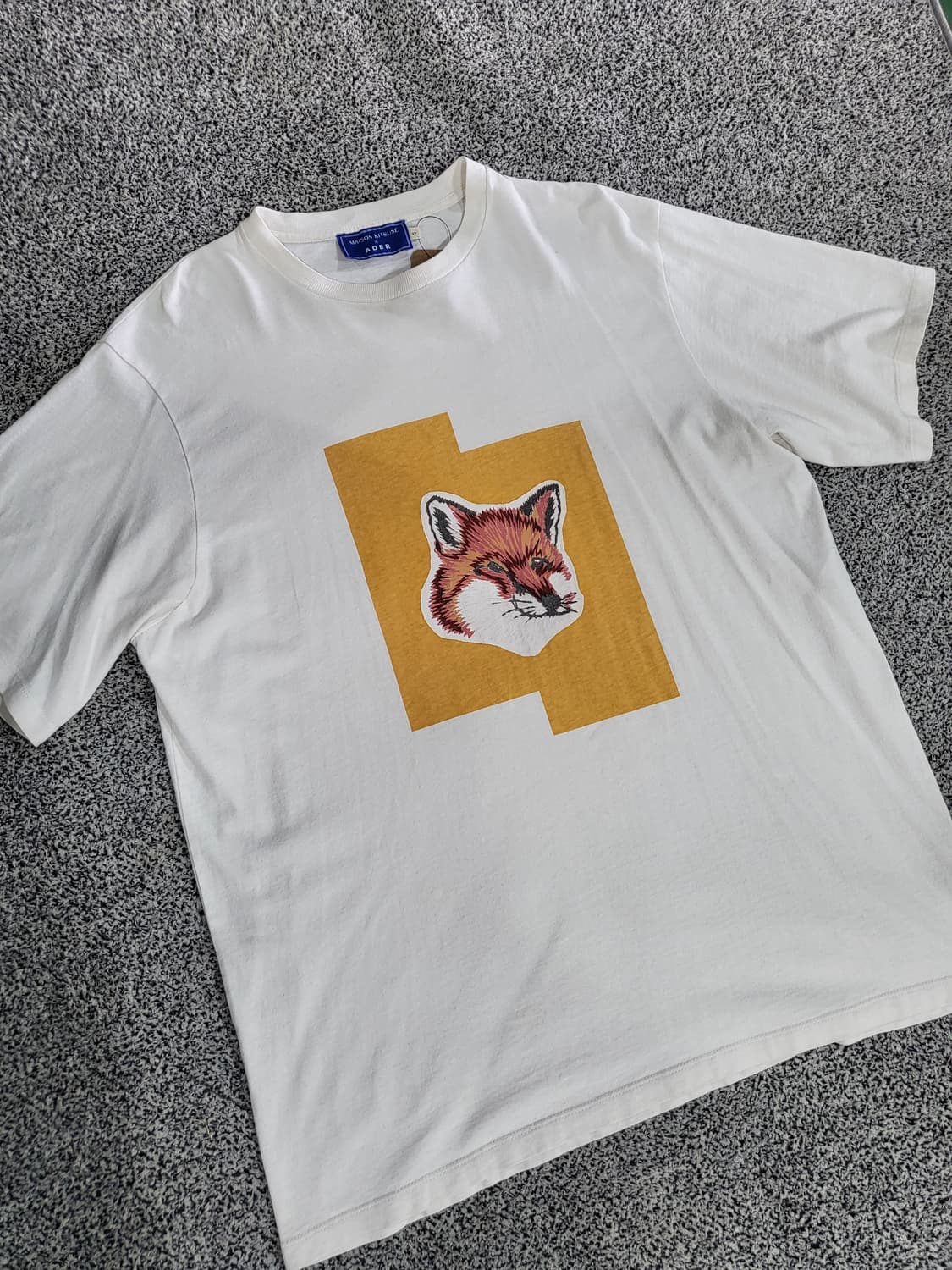 Maison Kitsuné (매종 키츠네 – 여우 프린트 티셔츠)
 상품이미지1