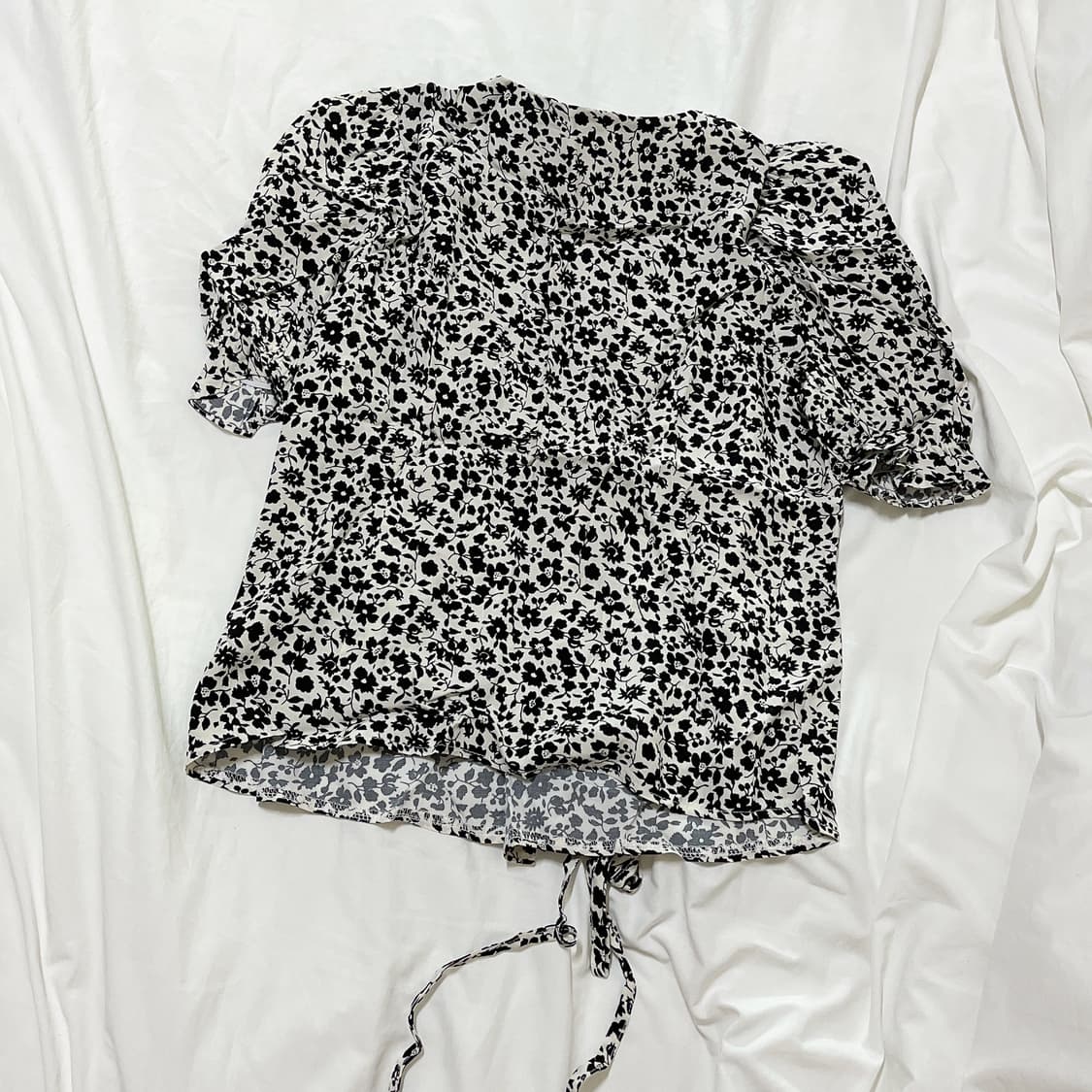 새상품 ) 임블리 플로랄 블라우스 상품이미지7