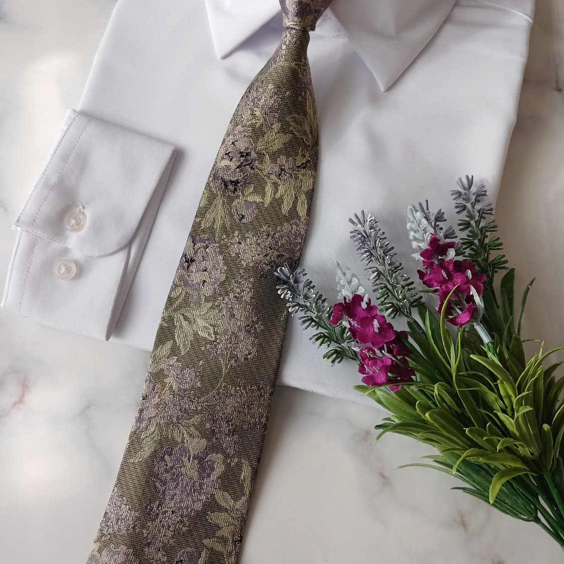 루치아노 소프라니 실크 플로럴 넥타이 8.8cm A등급 A19352
 상품이미지6