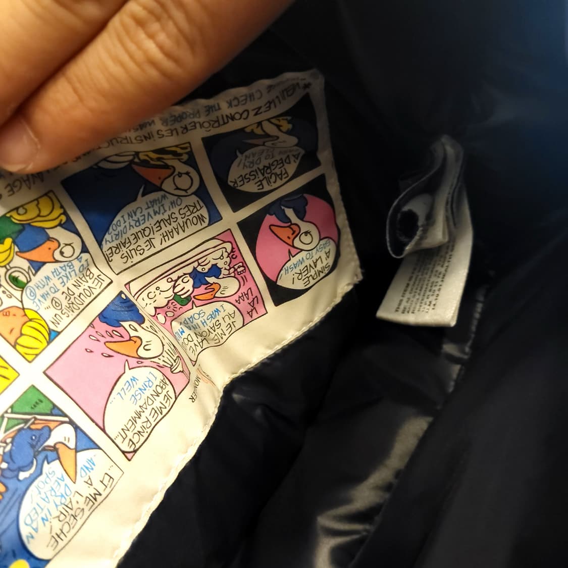 몽클레르 포켓 디테일 네이비 패딩 상품이미지4