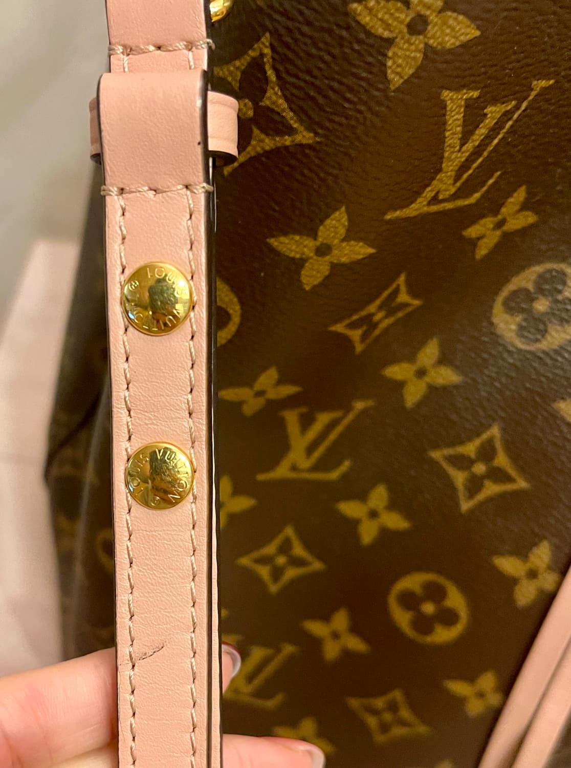 루이비통 Louis Vuitton 네오노에 MM 모노그램 로즈파우더 상품이미지6