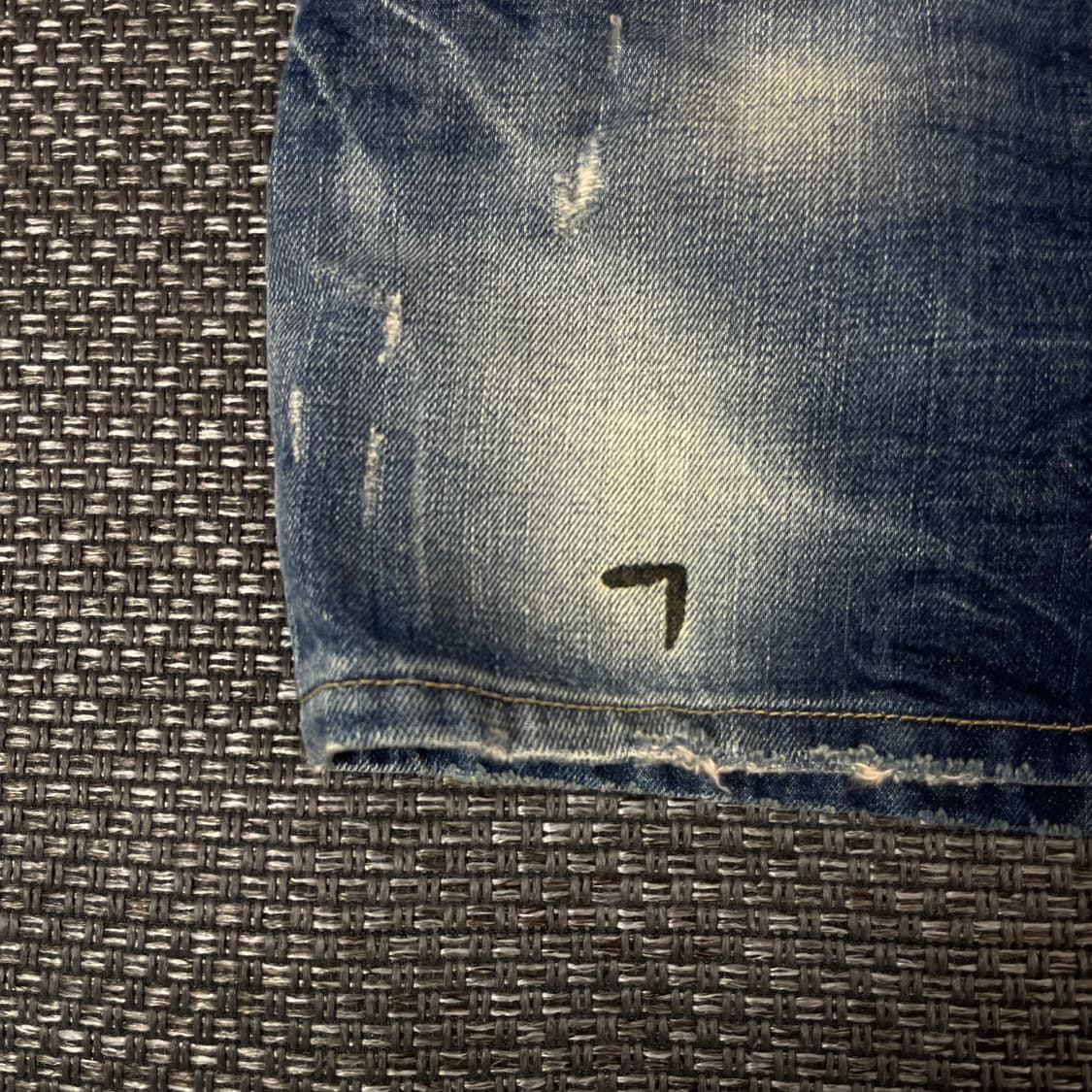 (28) 디스퀘어드2 빈티지 데미지 단추포인트 미니 스커트 상품이미지3