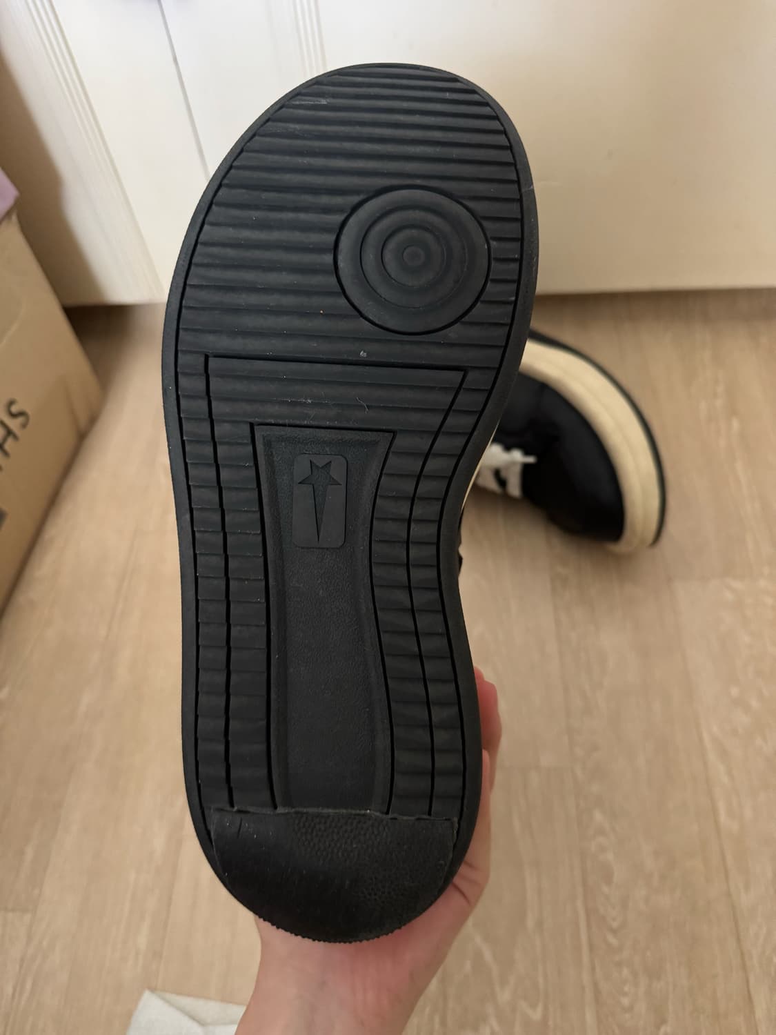 릭오웬스 터보웨폰 블랙크림  275 상품이미지6