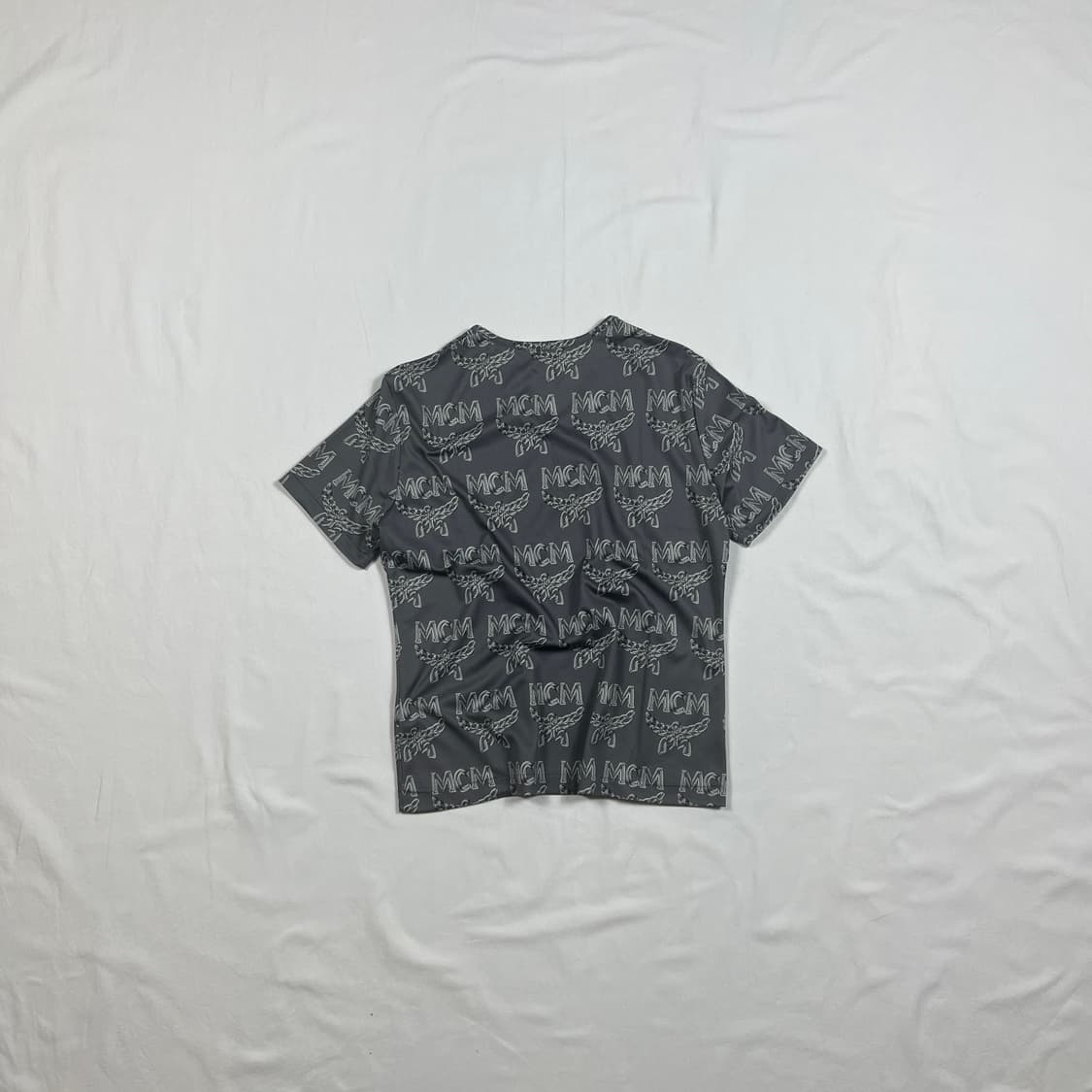 90’s 엠씨엠 mcm 로고 패턴 브이넥 반팔티 상품이미지4