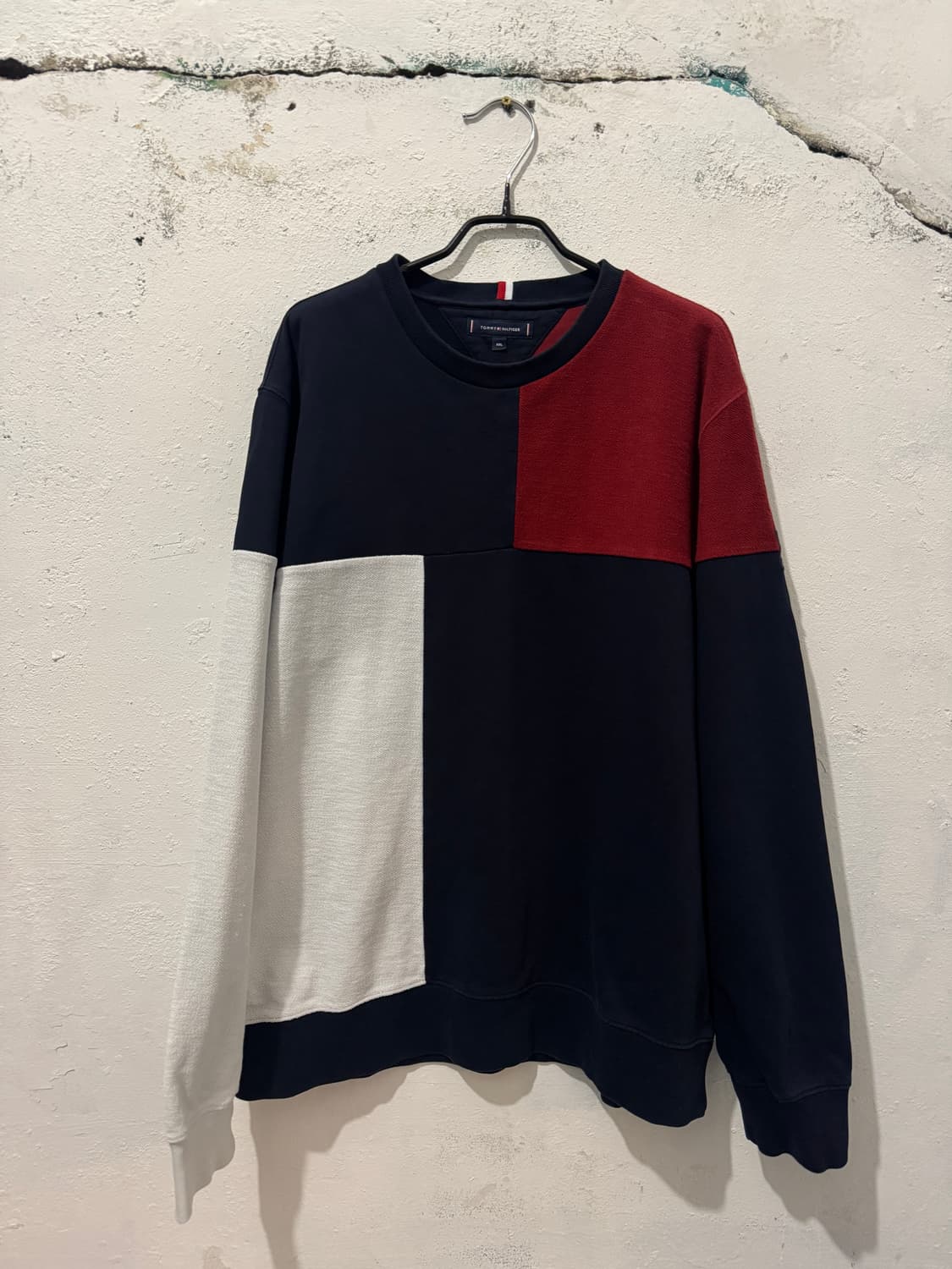 타미힐피거 21FW 리버스 컬러블럭 크루넥 맨투맨 상품이미지1