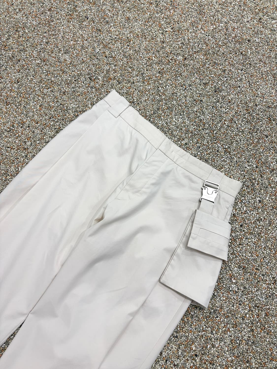 우영미 원턱 버클 포켓 슬랙스 팬츠 상품이미지3