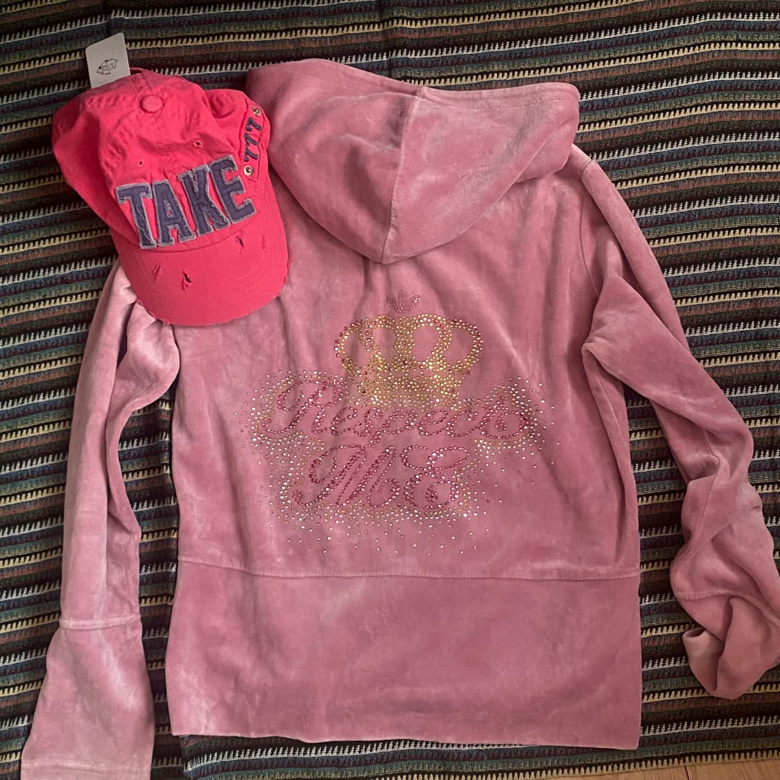 (모자서비스)쥬씨꾸띄르 큐빅벨벳 후드집업 상품이미지1