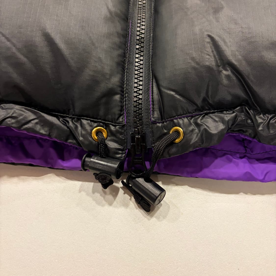 [M] 디스이즈네버댓 크레센트 다운 웍스 블랙/퍼플 다운 패딩 B592 상품이미지7