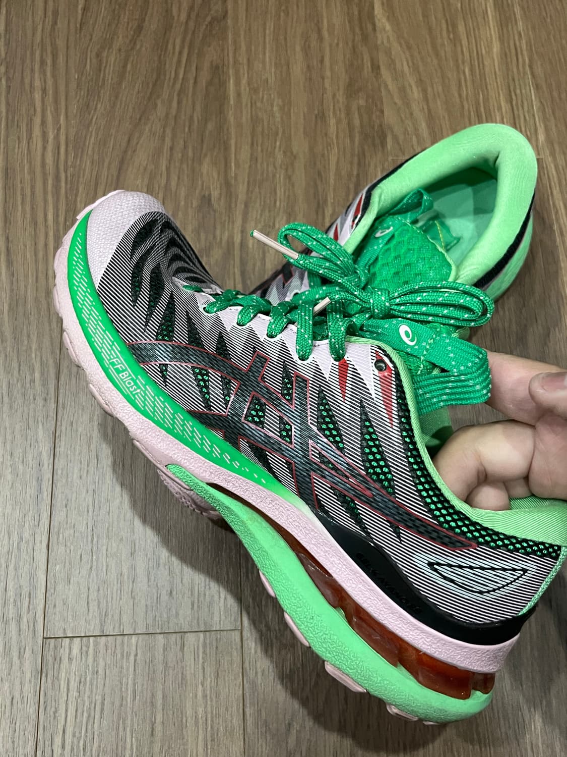 키코 코스타디노프 아식스 젤 카야노 230 상품이미지3