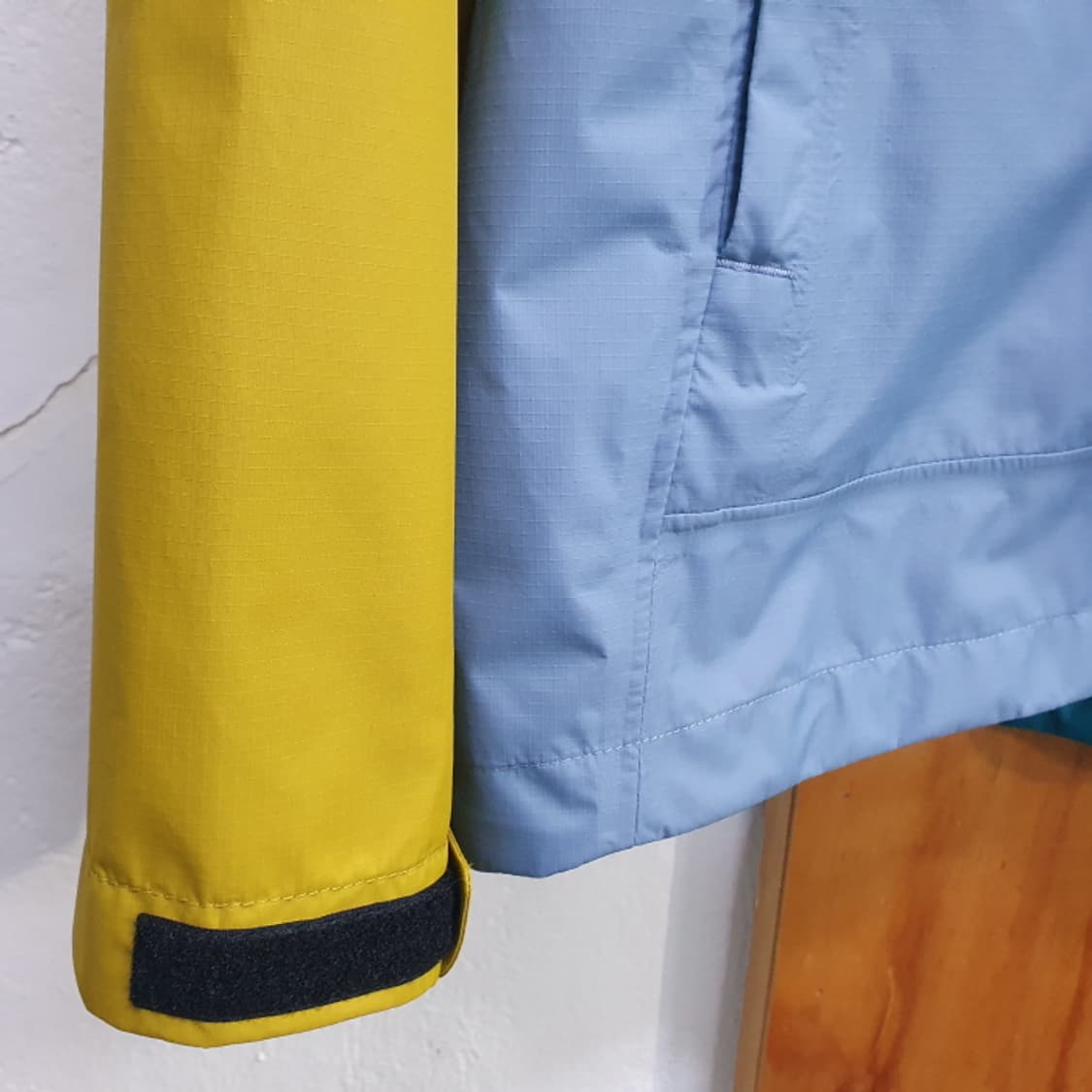 마운틴하드웨어 방수방풍 등산자켓(95) 상품이미지3