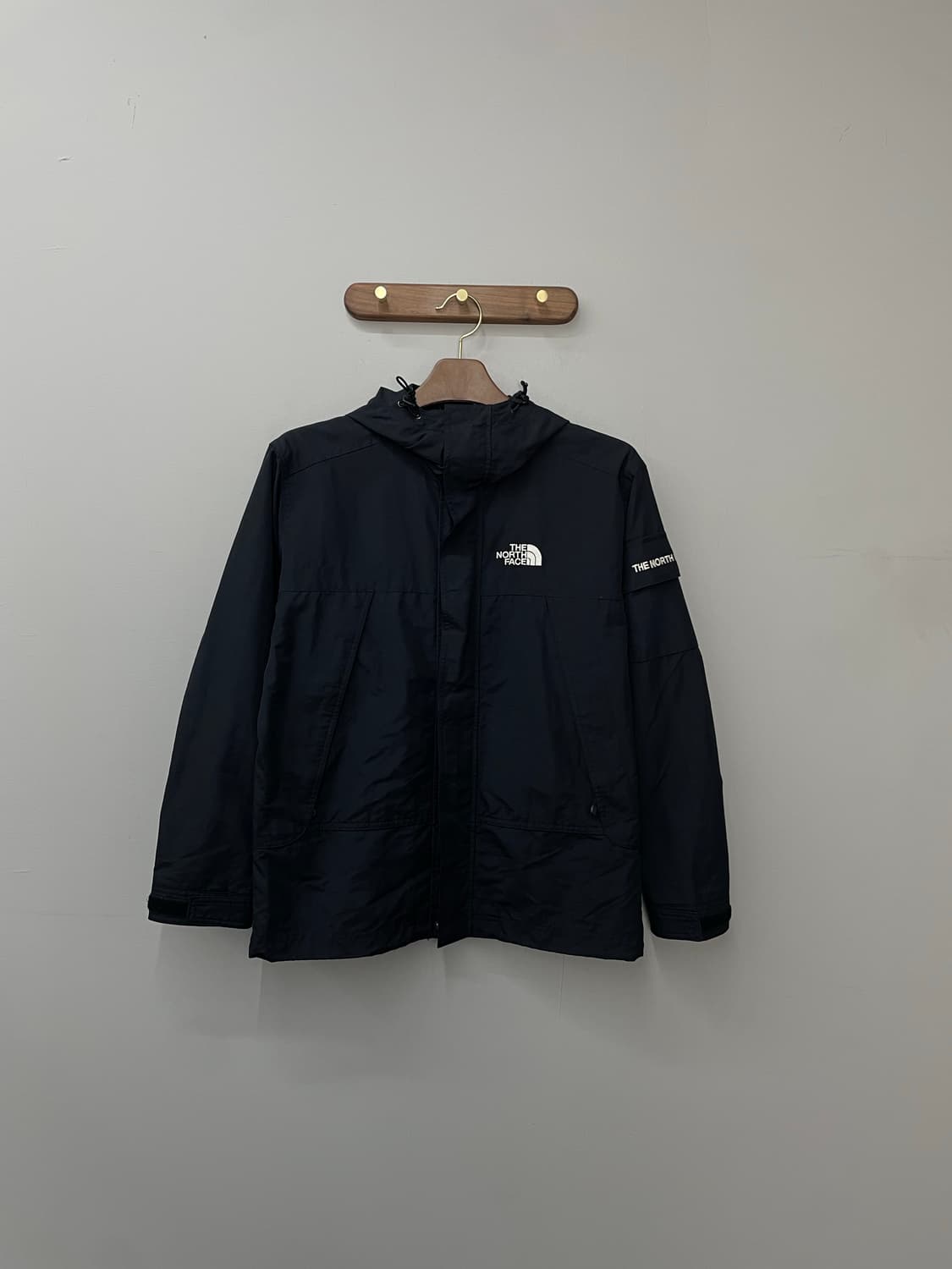 노스페이스 블랙 바람막이 H593 상품이미지2