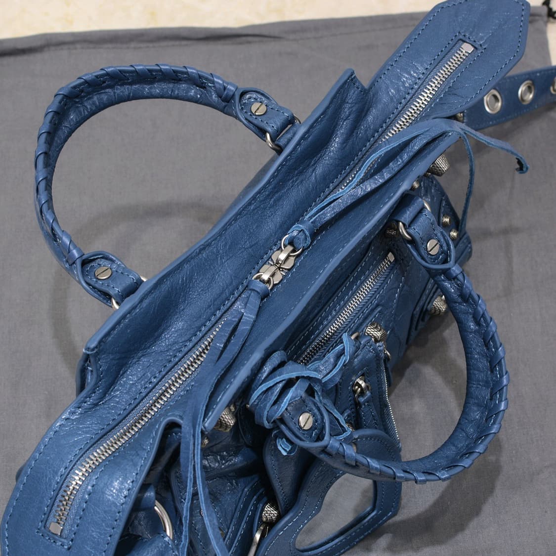 발렌시아가 모터백 네이비 상품이미지4