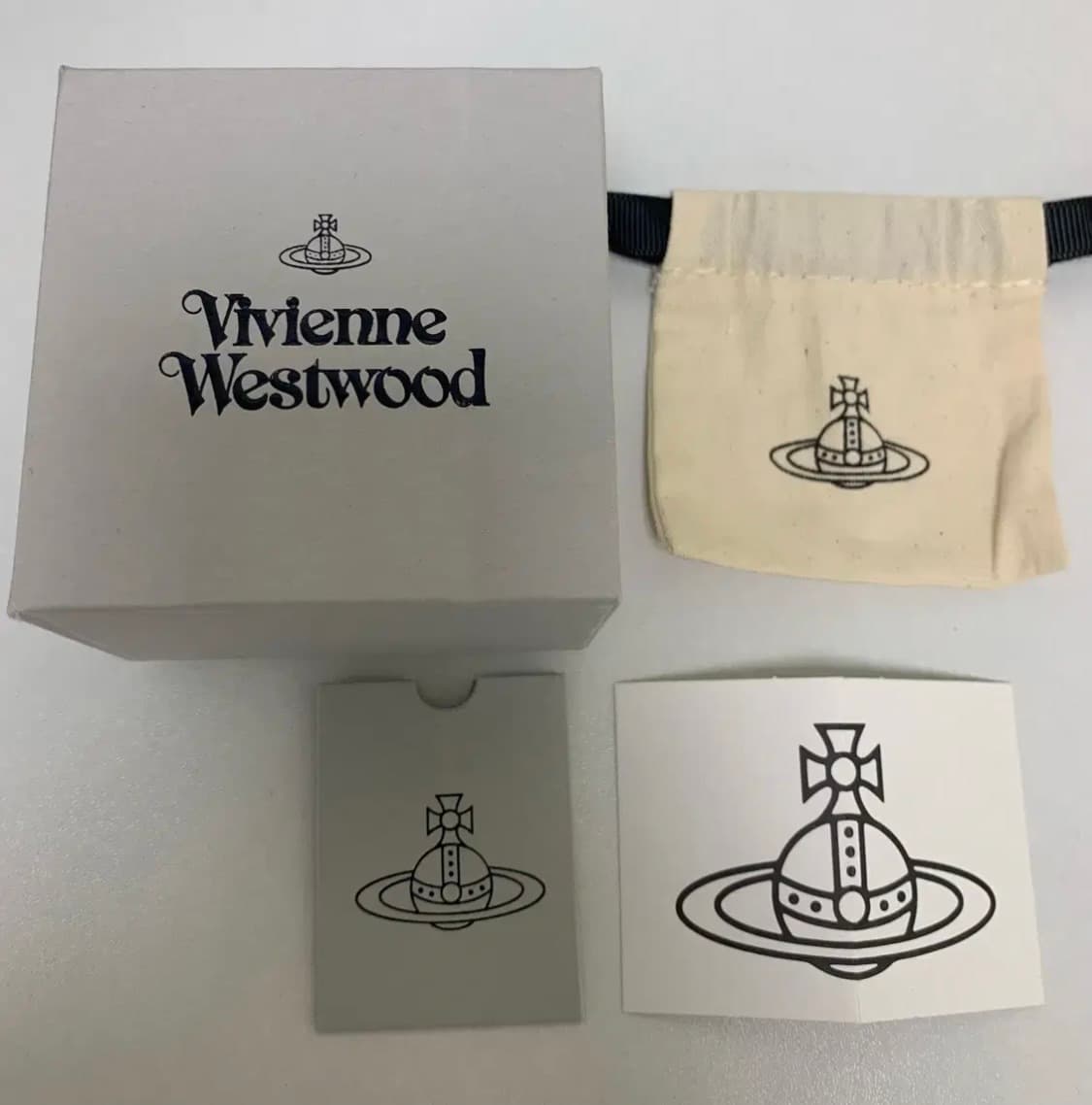 비비안웨스트우드 화이트 오팔링 상품이미지3