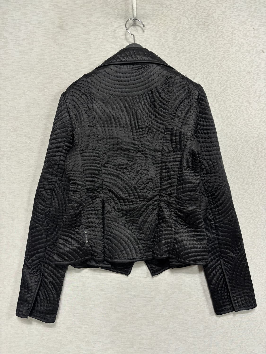 아르마니 진스 써큘러 퀼팅 자켓 여성44-55 상품이미지6