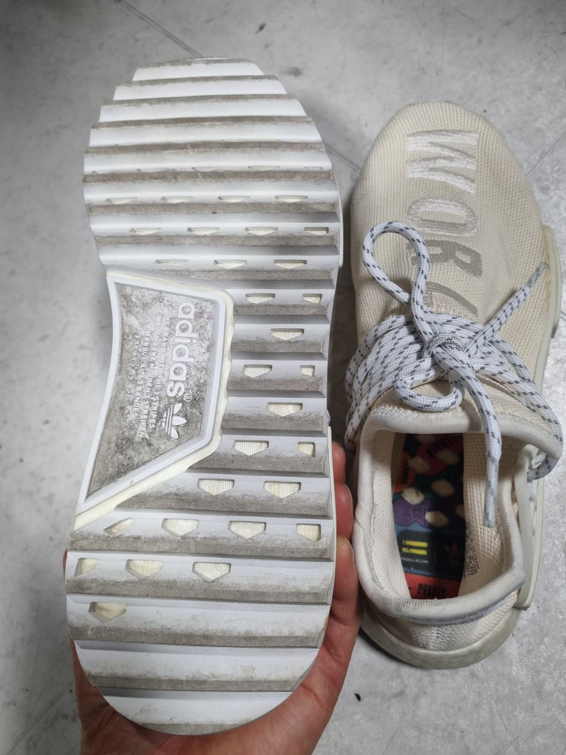 아디다스 퍼렐 윌리엄스 콜라보 스니커즈  상품이미지4