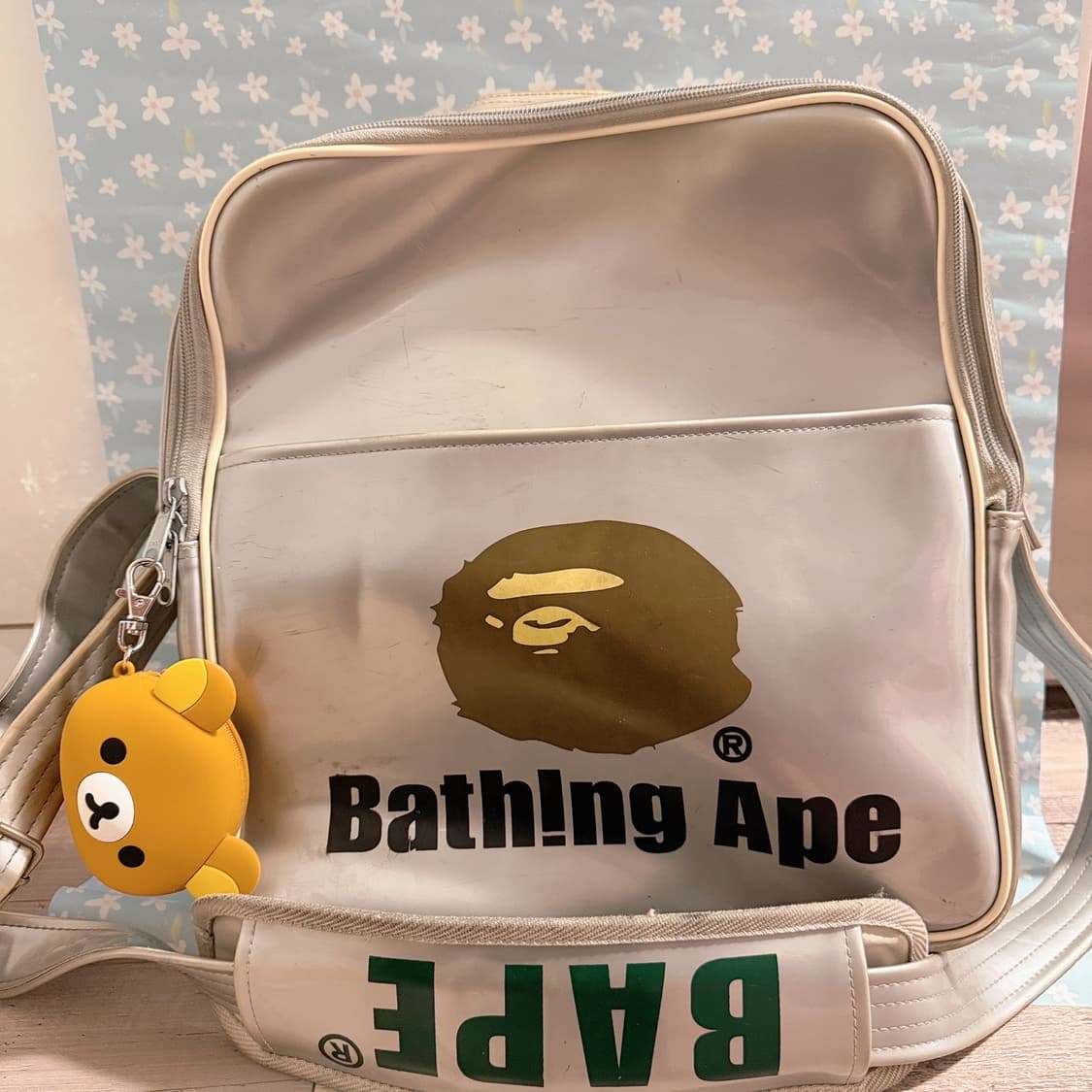 베이프 니고 pvc 크로스백 상품이미지3