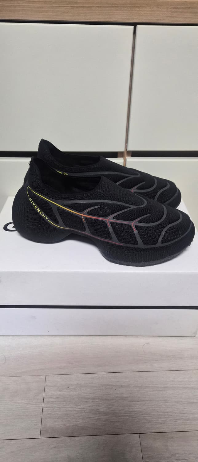 지방시 TK 360 블랙 스니커즈 상품이미지1