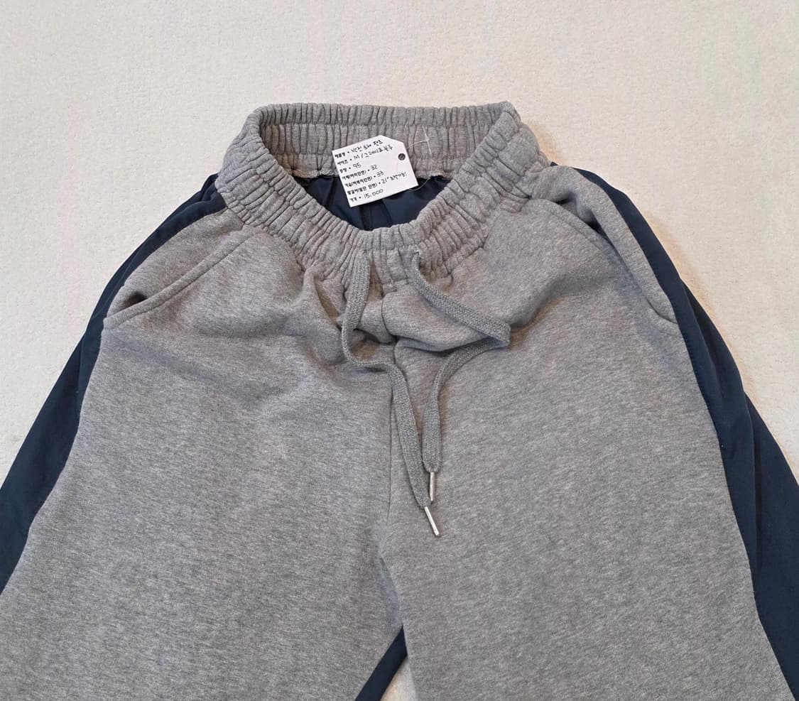 반전 소재 스트링 와이드 츄리닝바지 상품이미지4